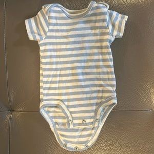 Carter”s  1 piece NB - never been worn before - only washed